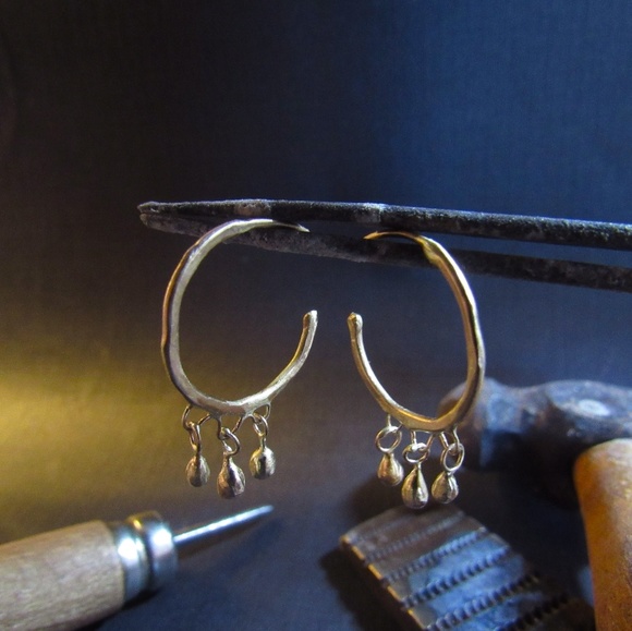 Earrings - Picture 5 of 8